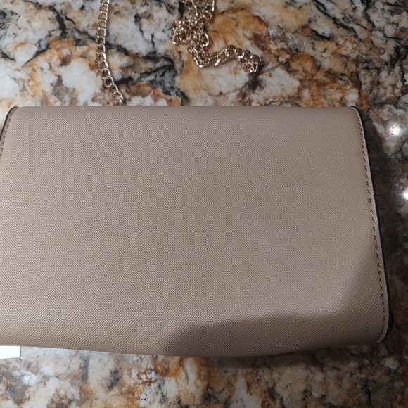 Marilyn Monroe crossbody, NWT, 8"X6", long gold chain, magnetic closure. Clean - Picture 7 of 12